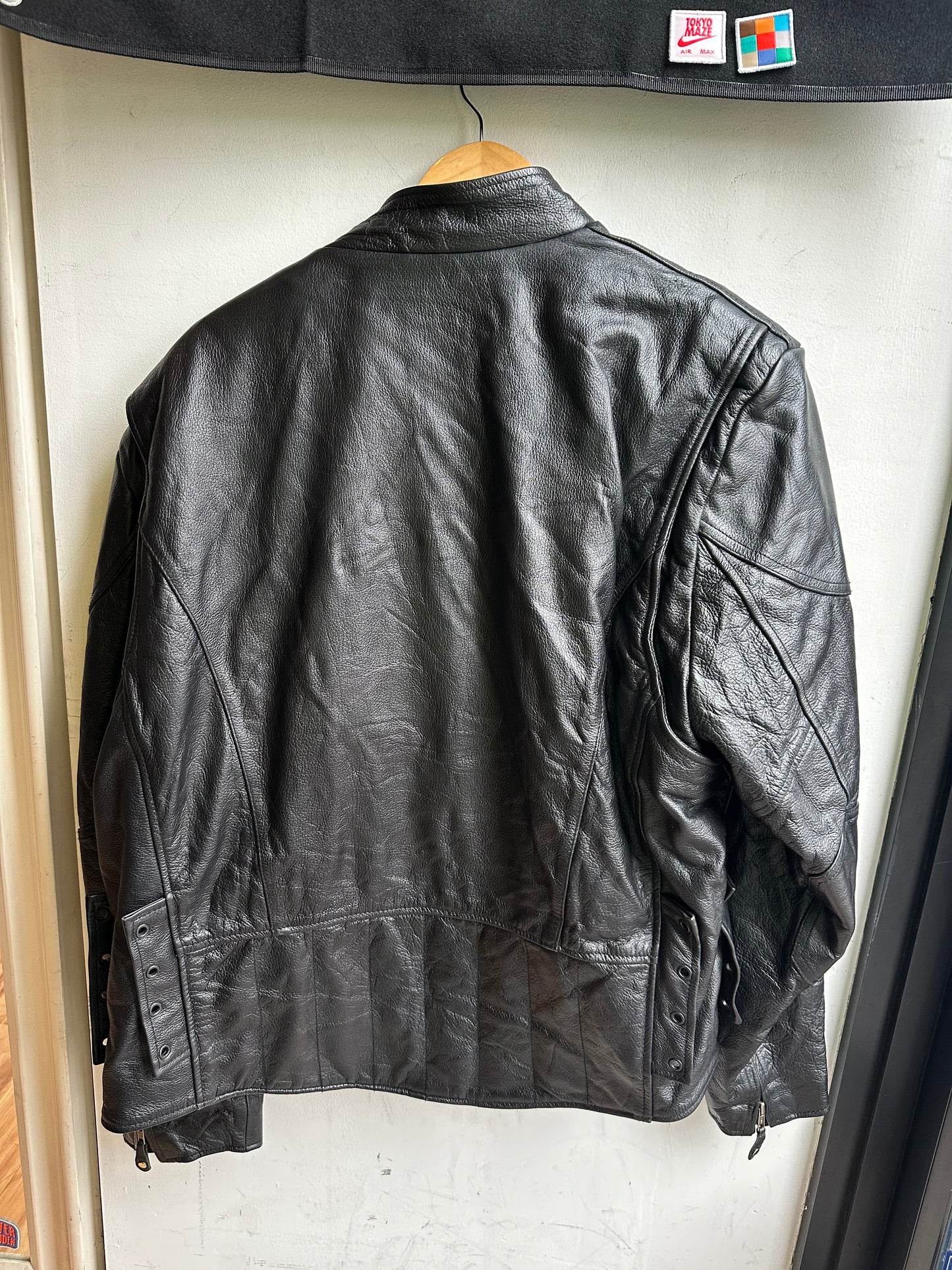 Vintage Leather Jacket - Wilsons (Broken Zip)